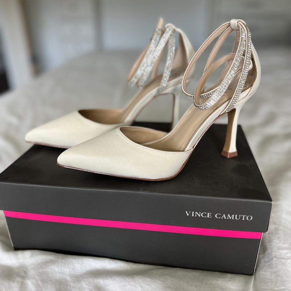 Vince Camuto Ketrinda Pumps with Rhinestone Strap size 7 color Milk (Ivory)